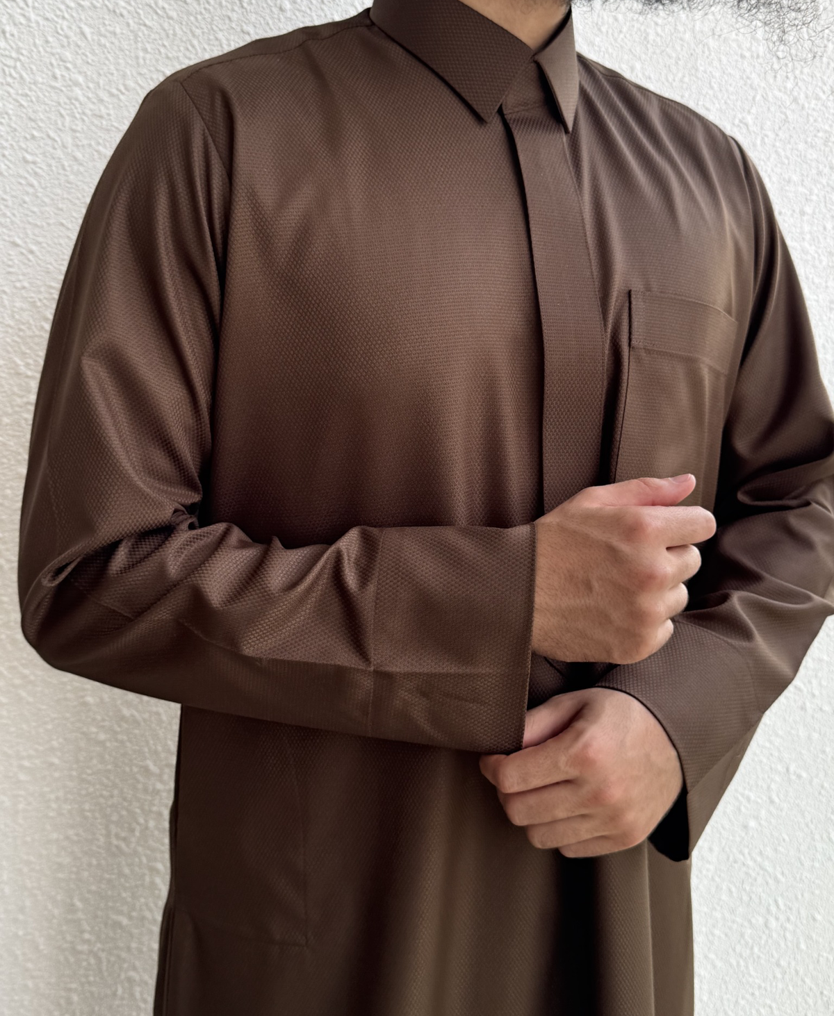 Qamis Prestige Damier marron, photo réelle 2