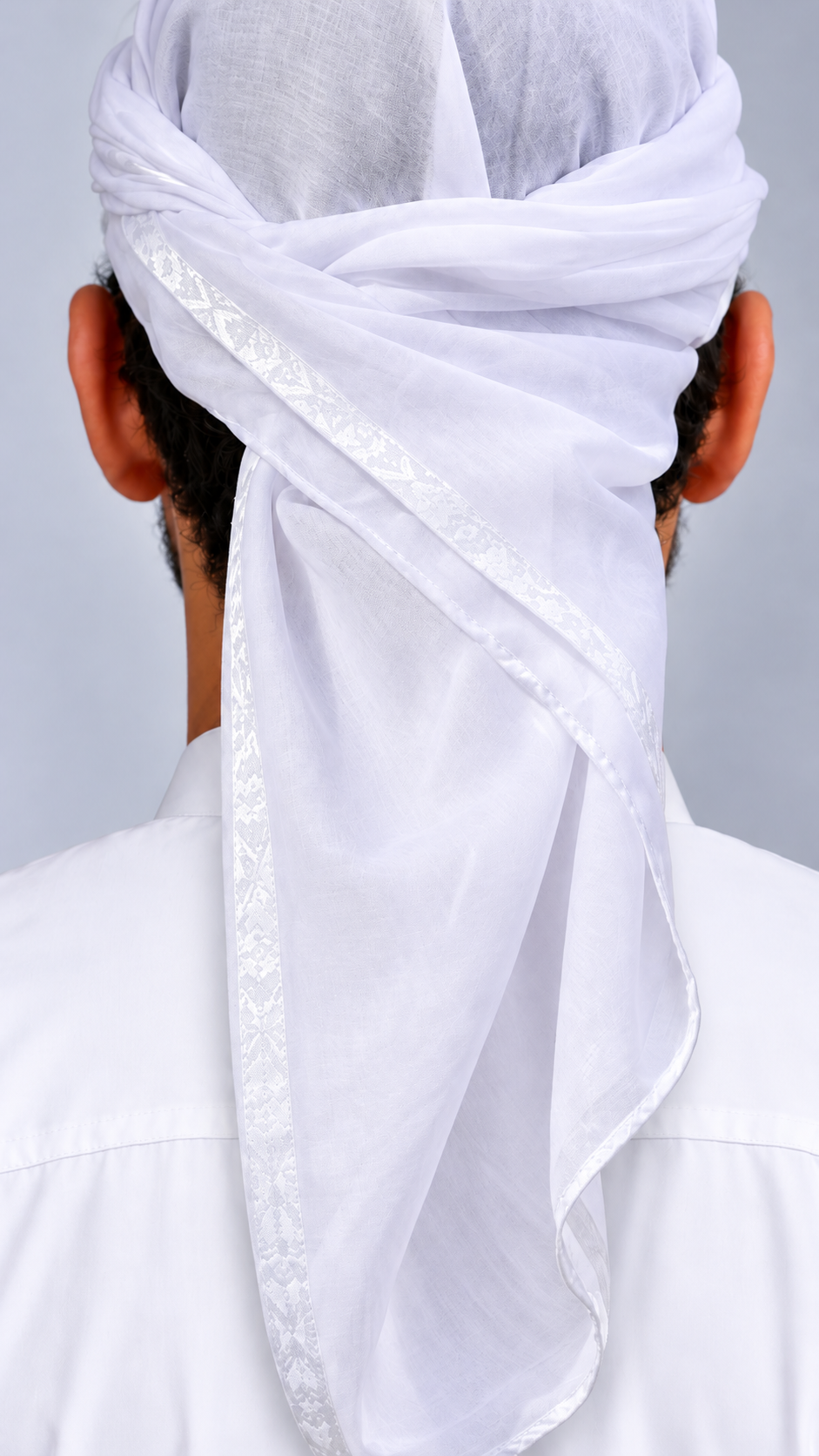ghutra emirati blanc — Tissu et bordure portés