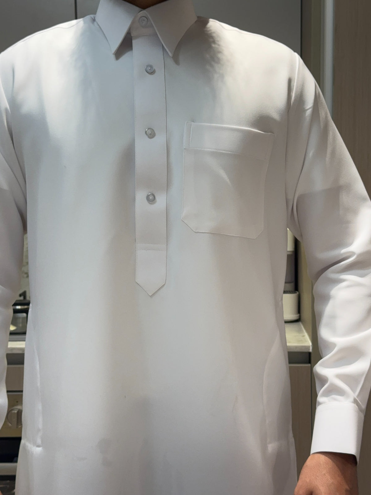 Qamis Qatari Original blanc - photo reelle de la poitrine, du col et des pressions