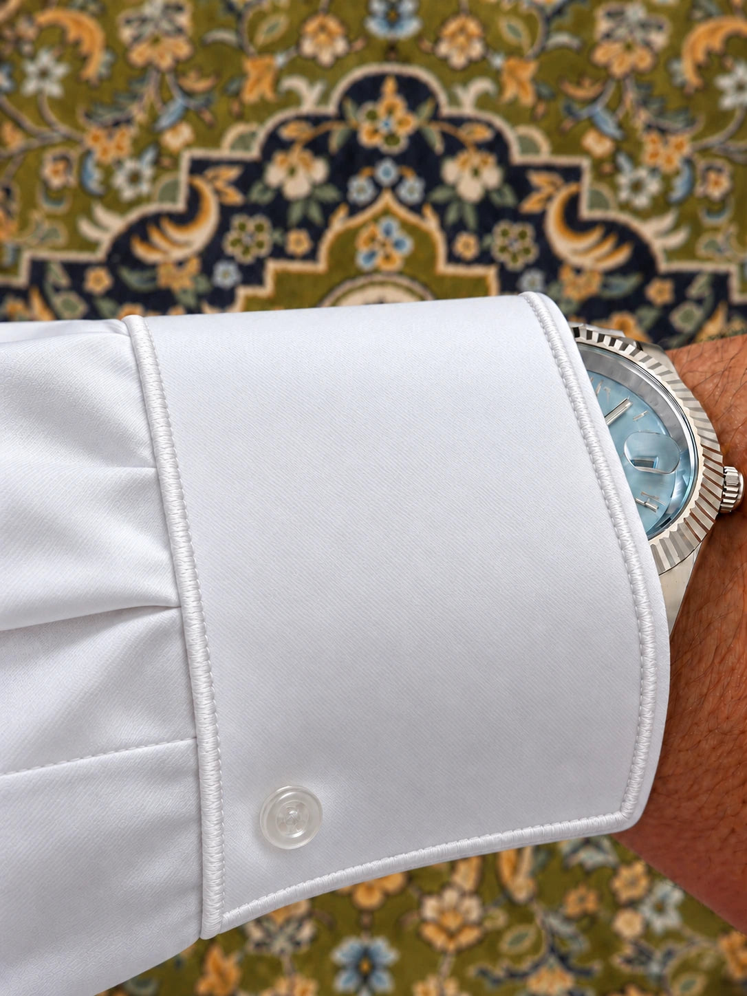 saudi noble blanc poignet tapisserie
