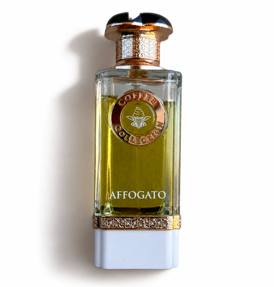 Affogato – Fragrance World – flacon sur fond blanc avec ombre douce